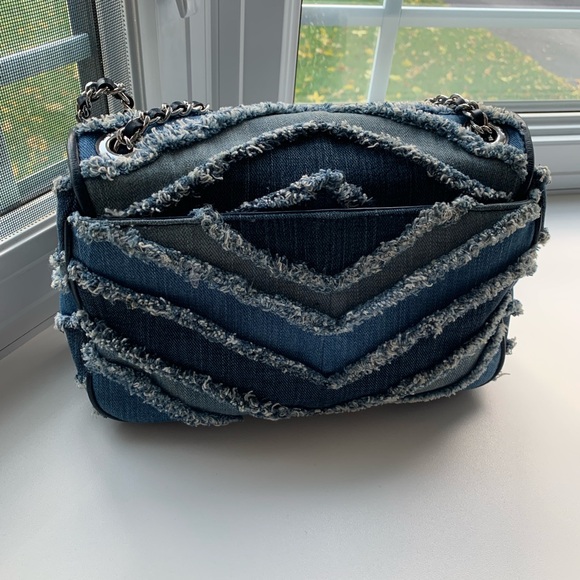 MICHAEL KORS DENIM HANDBAG - Picture 3 of 6
